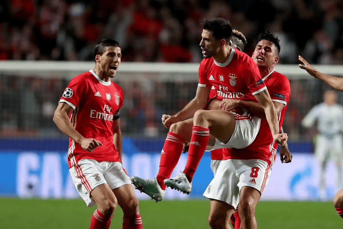 九游体育-火箭对阵马刺